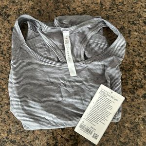 Lululemon swiftly tech RB Tank 2.0 race